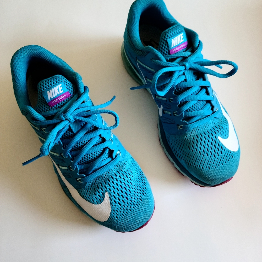 nike air max accelerate 4